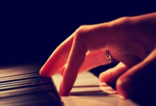 [NBA]老当益壮！詹姆斯溜底线接球暴扣.